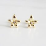 ARETES FLORES BERGENIA