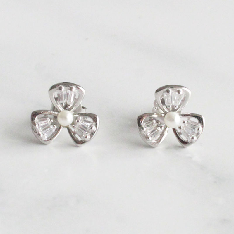 ARETES FLOR TRIANA