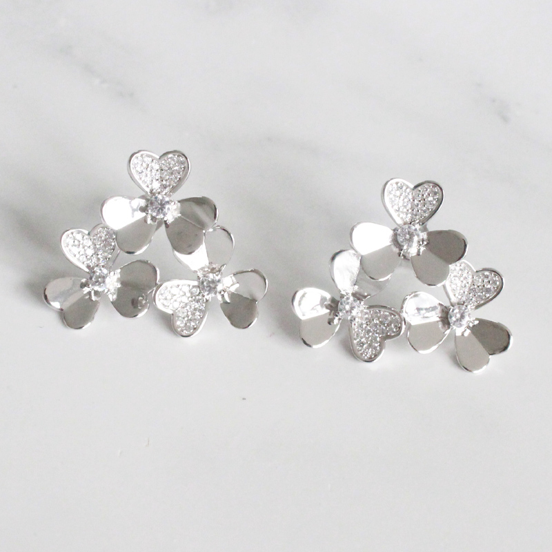 ARETES FLOR NICO G