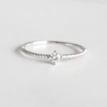 ANILLO SOLITARIO CAMELIA